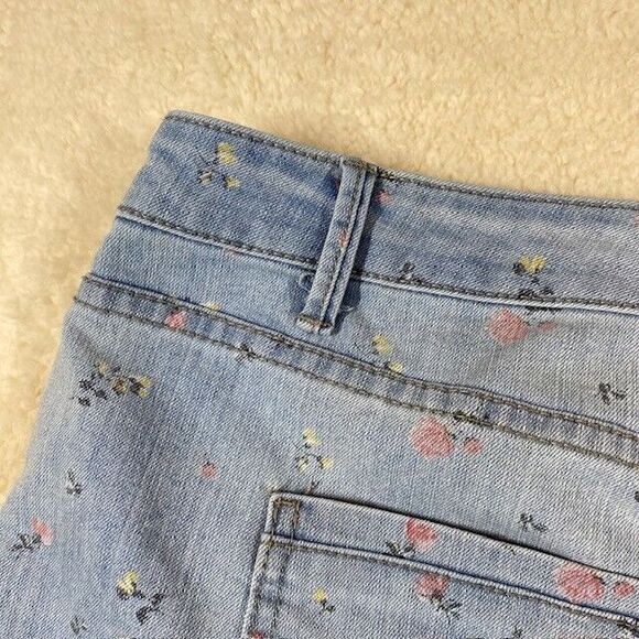 Wild Fable Womens Jean Shorts Size 26 Blue Floral Print Booty Casual High Rise - Picture 5 of 11